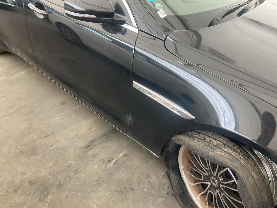 Photo '3' of Jaguar XJ