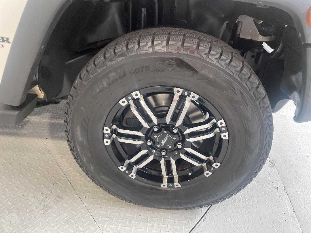 Photo '9' of Jeep Wrangler