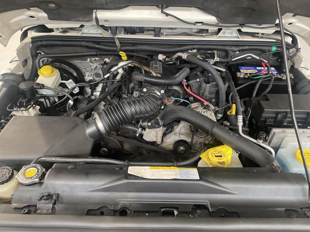 Photo '13' of Jeep Wrangler