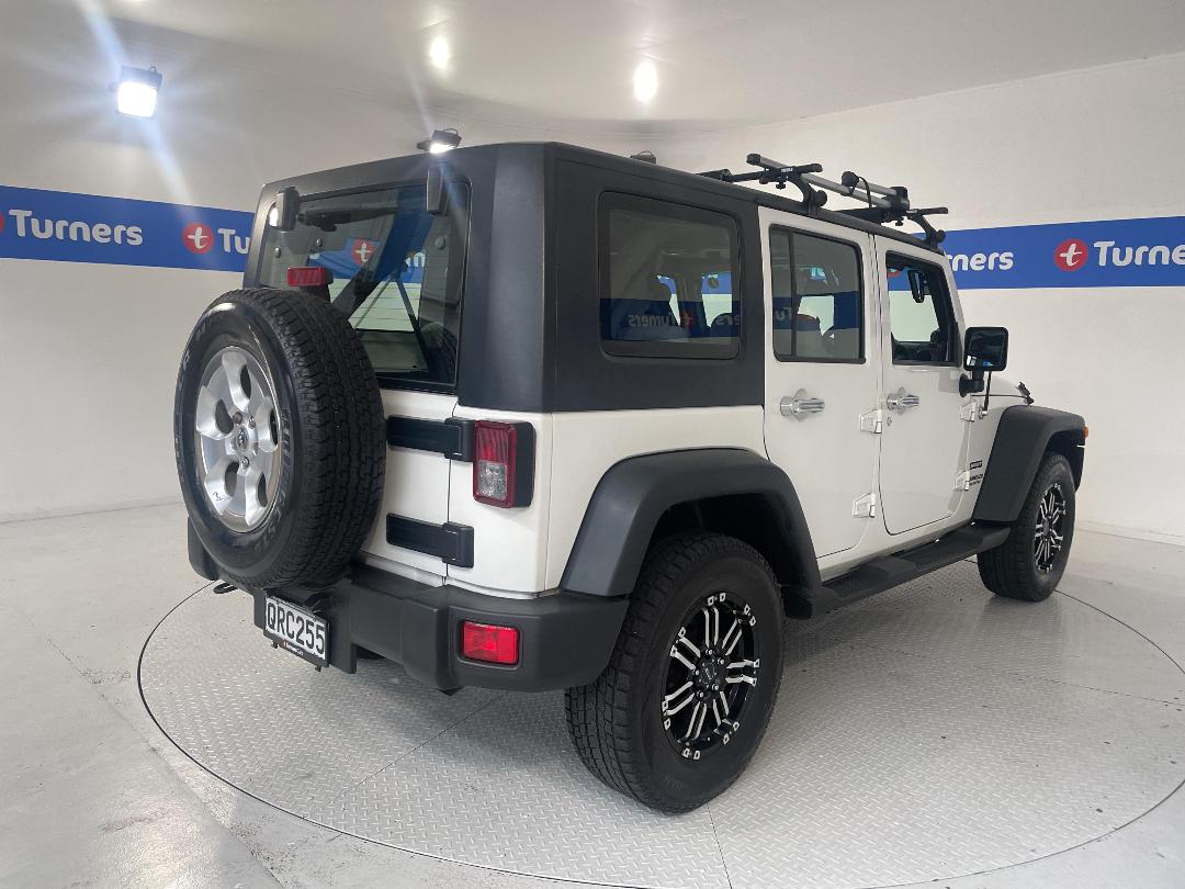 Photo '7' of Jeep Wrangler