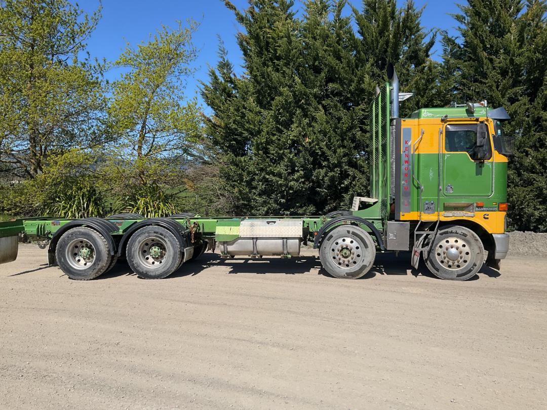 Photo '9' of Kenworth K108 Cab Chassis
