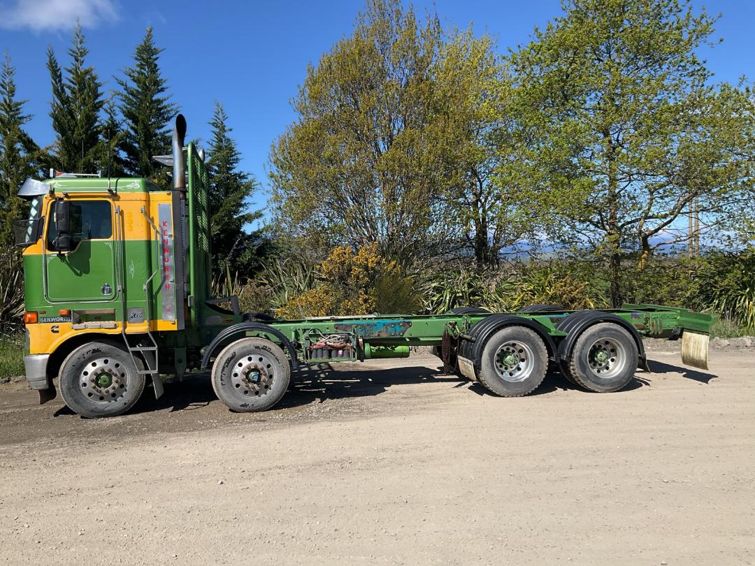 Photo '4' of Kenworth K108 Cab Chassis