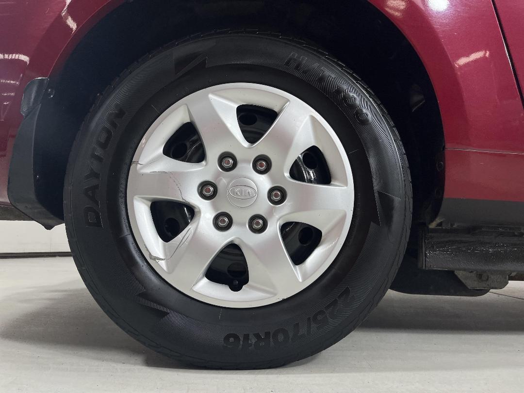 Photo '12' of KIA Carnival