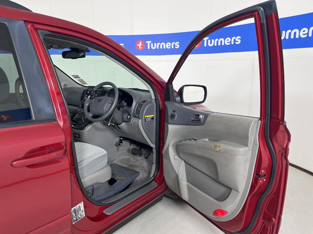 Photo '15' of KIA Carnival