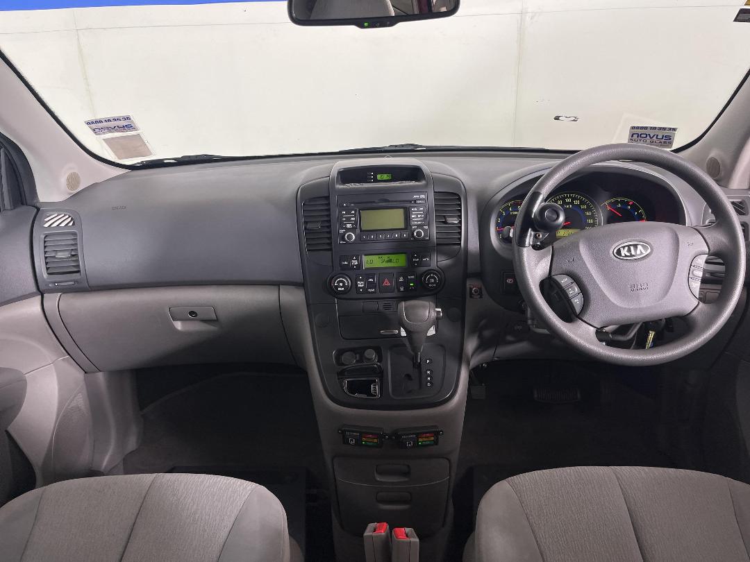 Photo '17' of KIA Carnival