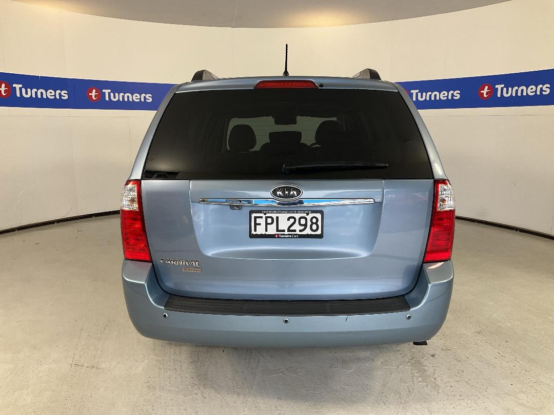 Photo '6' of KIA Carnival