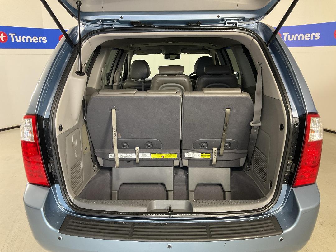 Photo '14' of KIA Carnival