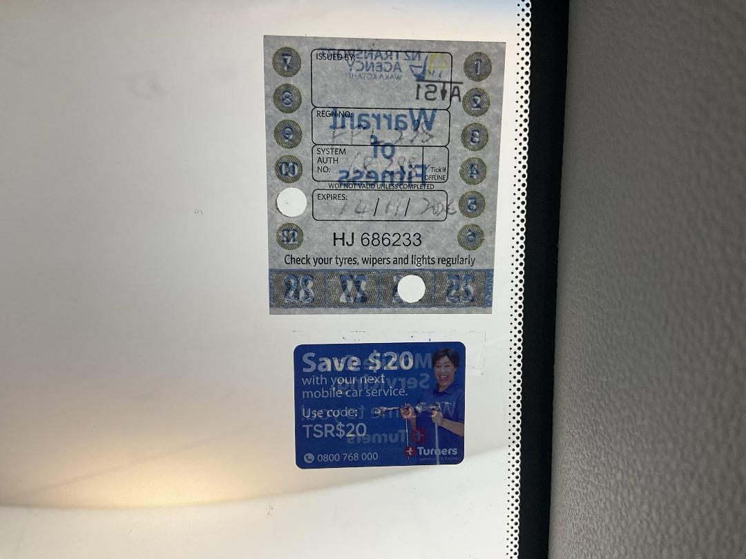 Photo '23' of KIA Carnival