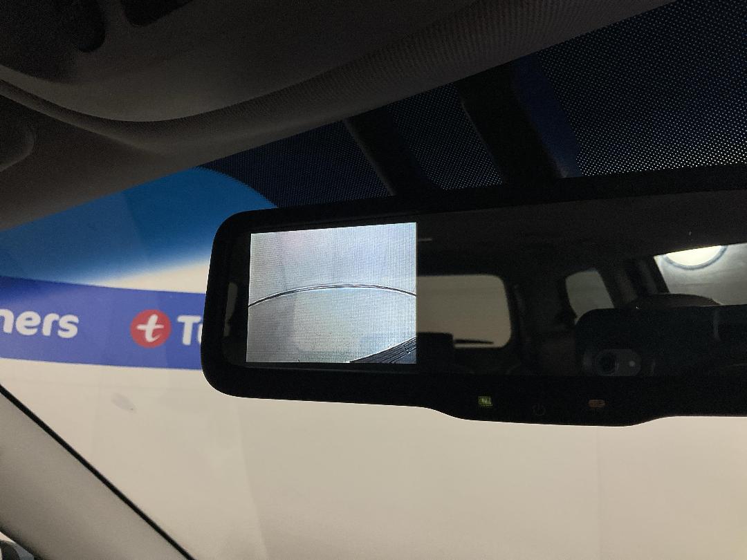 Photo '32' of KIA Carnival