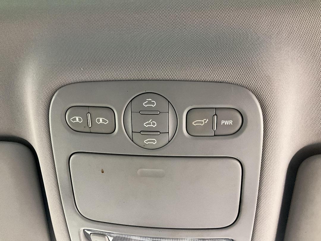 Photo '30' of KIA Carnival