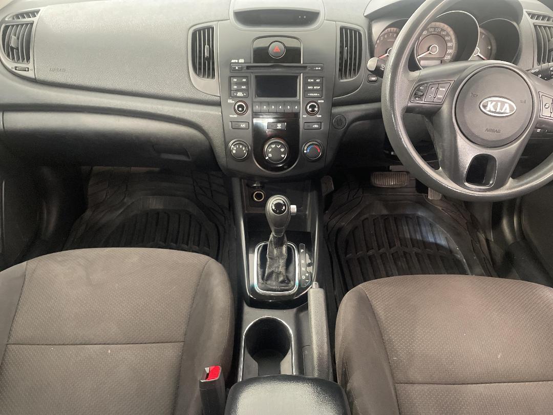 Photo '18' of KIA Cerato Photo '18' of KIA Cerato