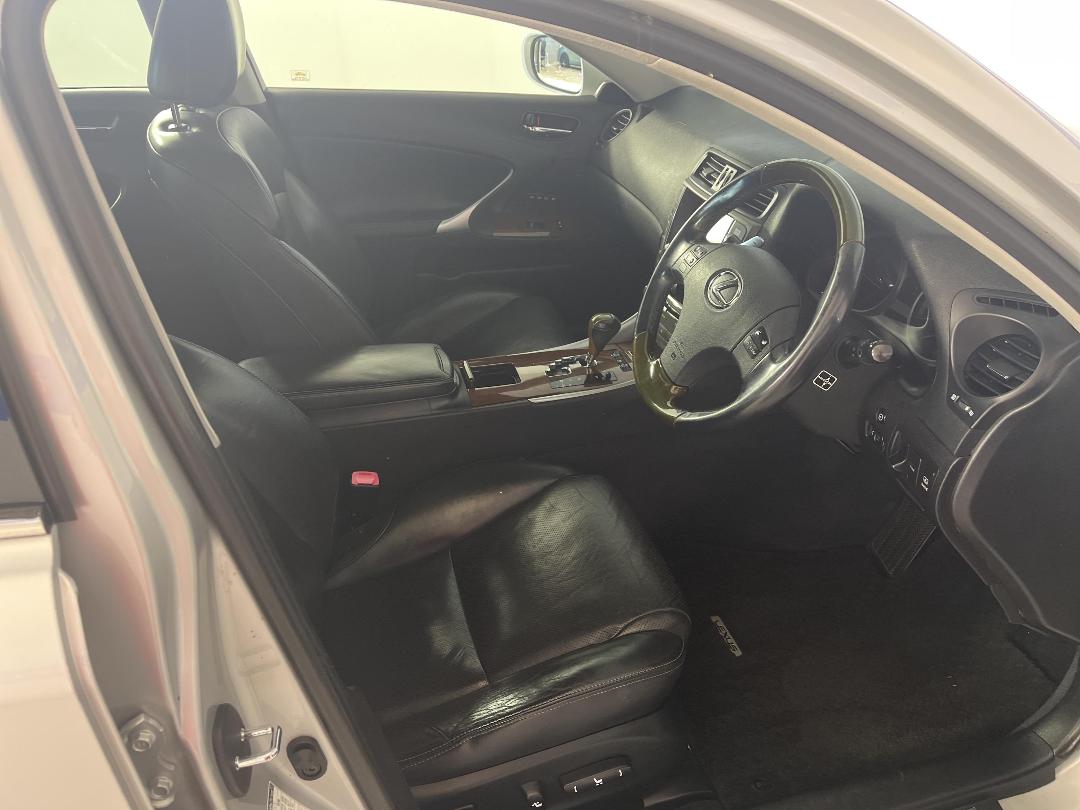 Photo '16' of Lexus IS250