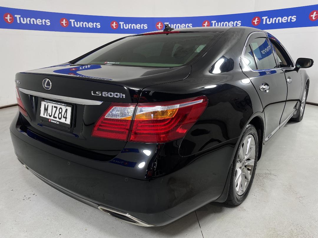 Photo '7' of Lexus LS600H