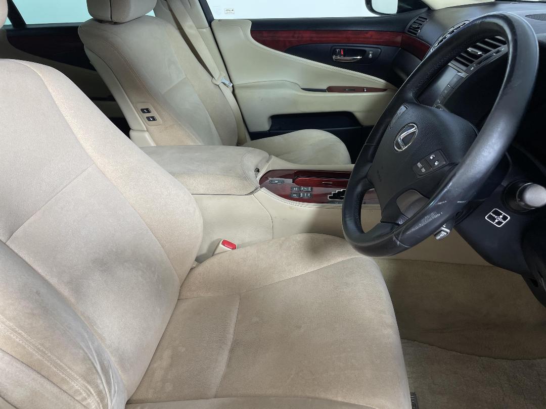 Photo '16' of Lexus LS600H