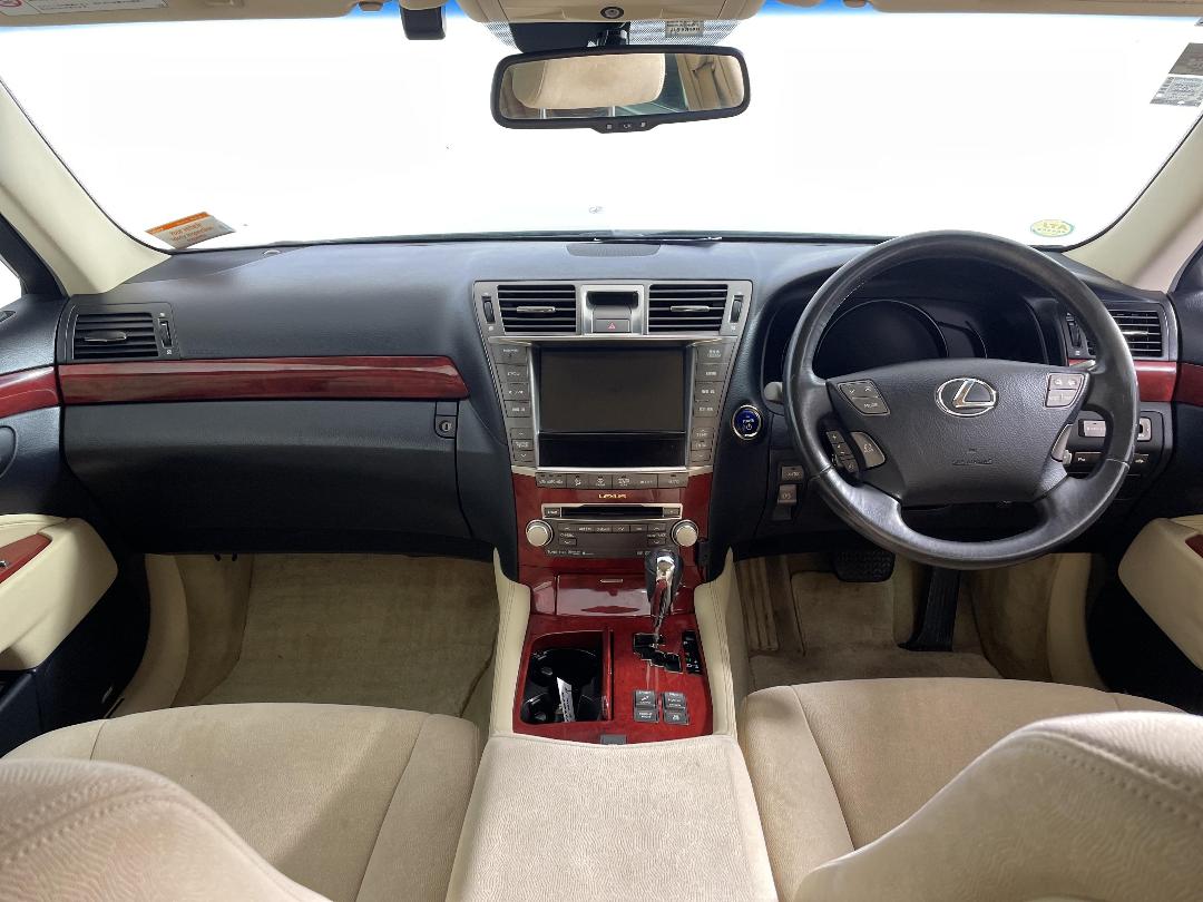 Photo '17' of Lexus LS600H