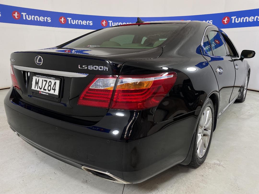 Photo '7' of Lexus LS600H