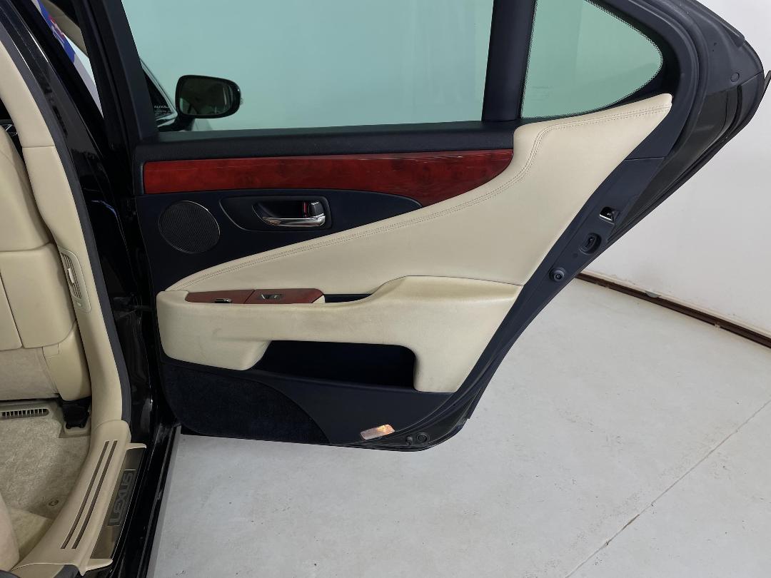 Photo '19' of Lexus LS600H