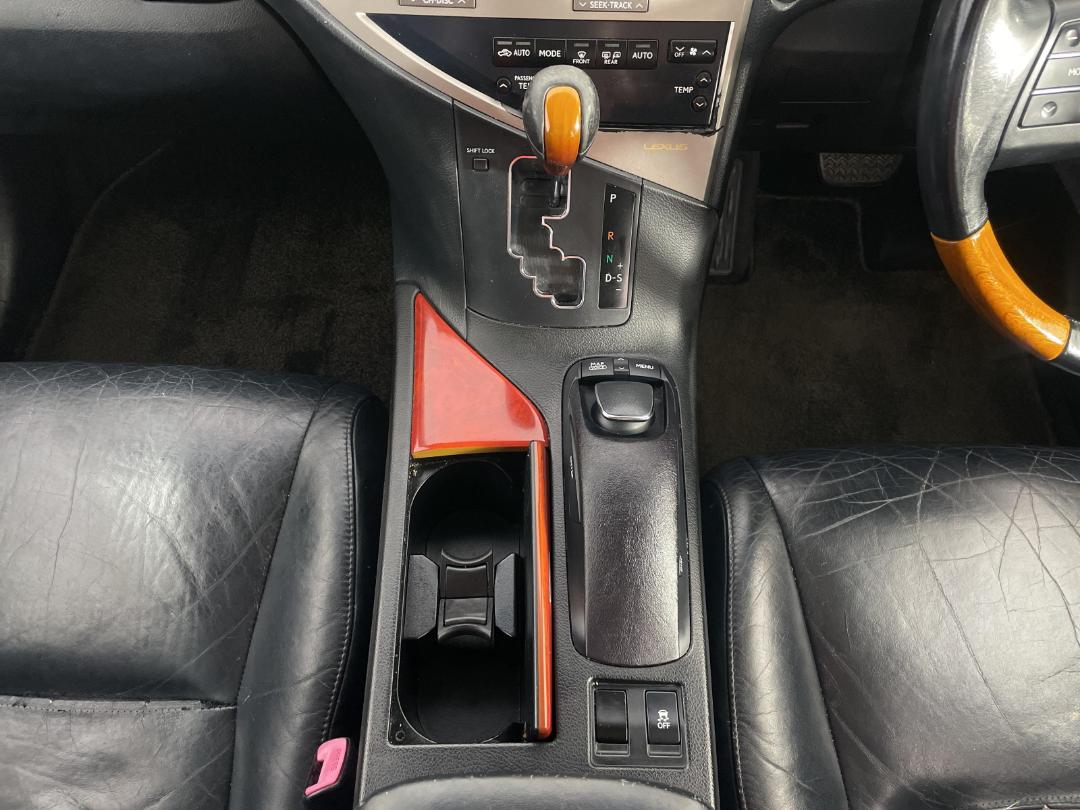 Photo '18' of Lexus RX450H Photo '18' of Lexus RX450H