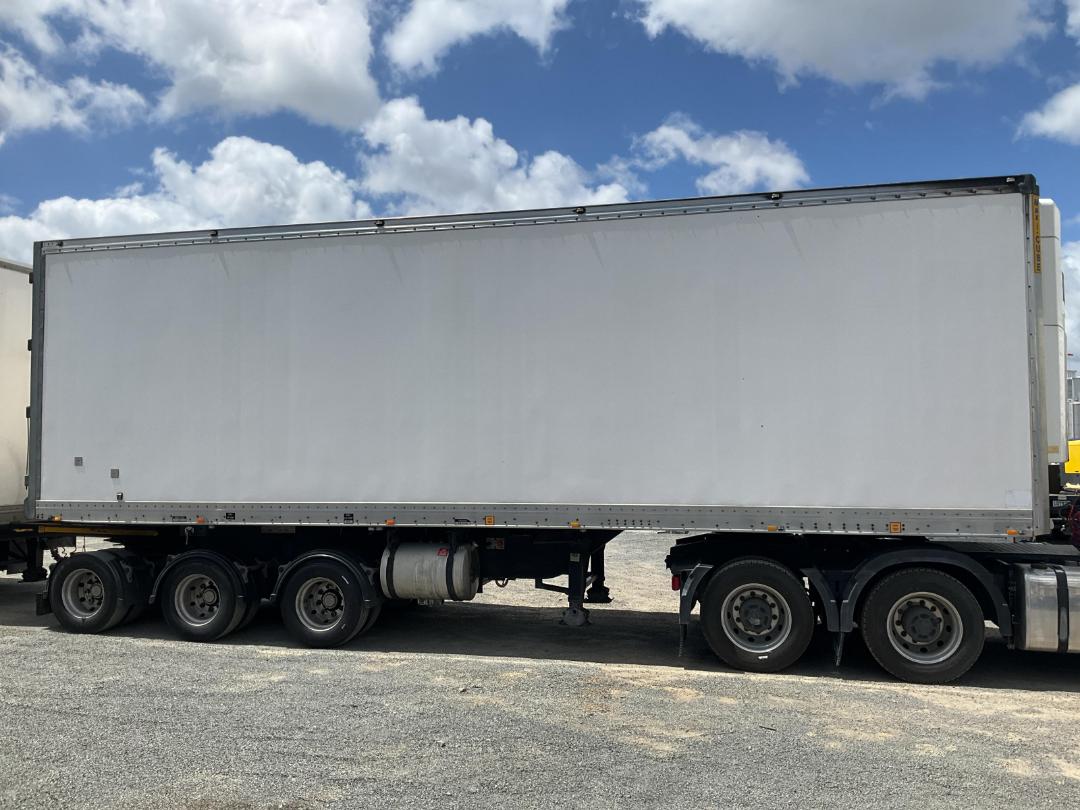 Photo '3' of Maxicube BTrain Curtain/Chiller B-Train Photo '3' of Maxicube BTrain Curtain/Chiller B-Train