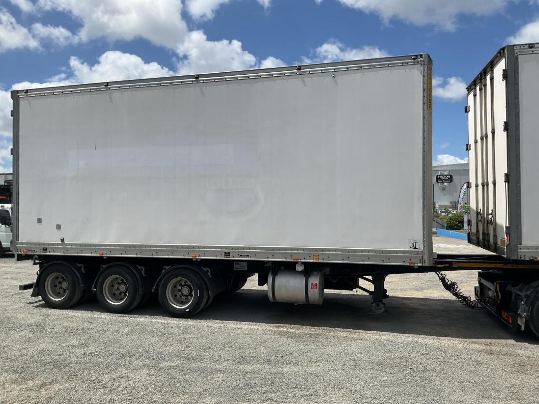 Photo '4' of Maxicube BTrain Curtain/Chiller B-Train Photo '4' of Maxicube BTrain Curtain/Chiller B-Train