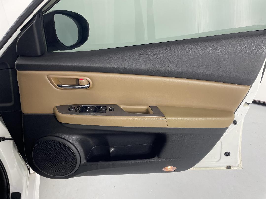 Photo '15' of Mazda Atenza