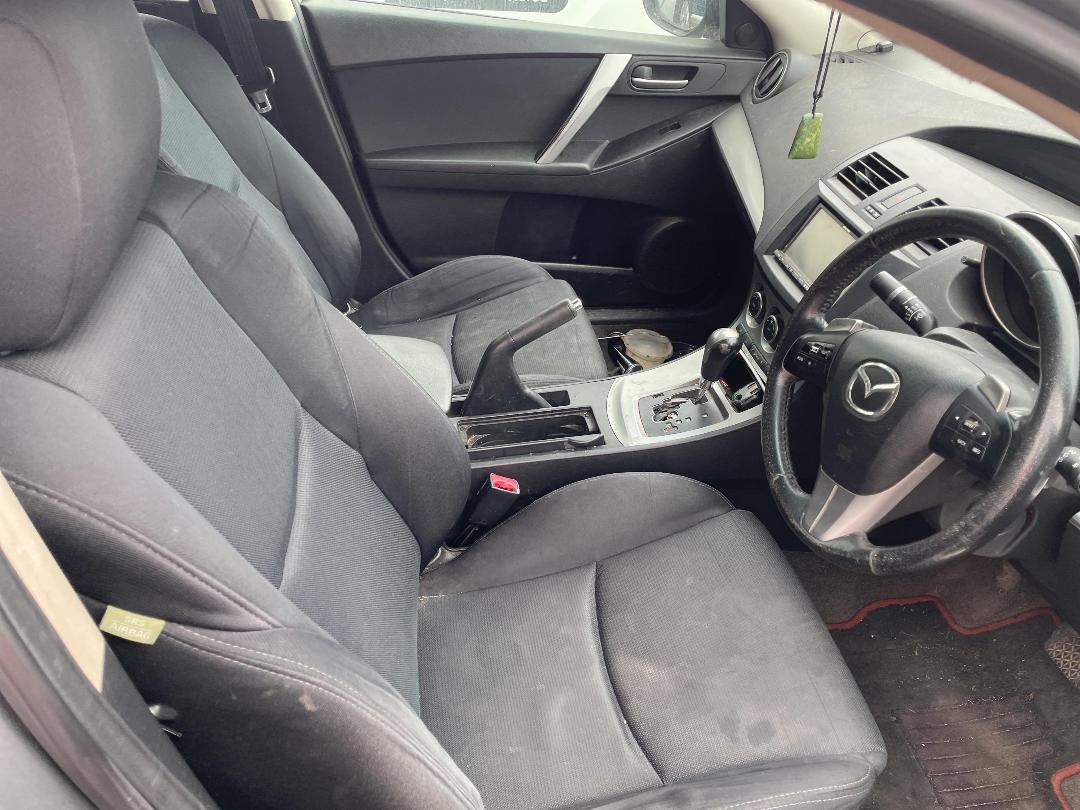 Photo '13' of Mazda Axela