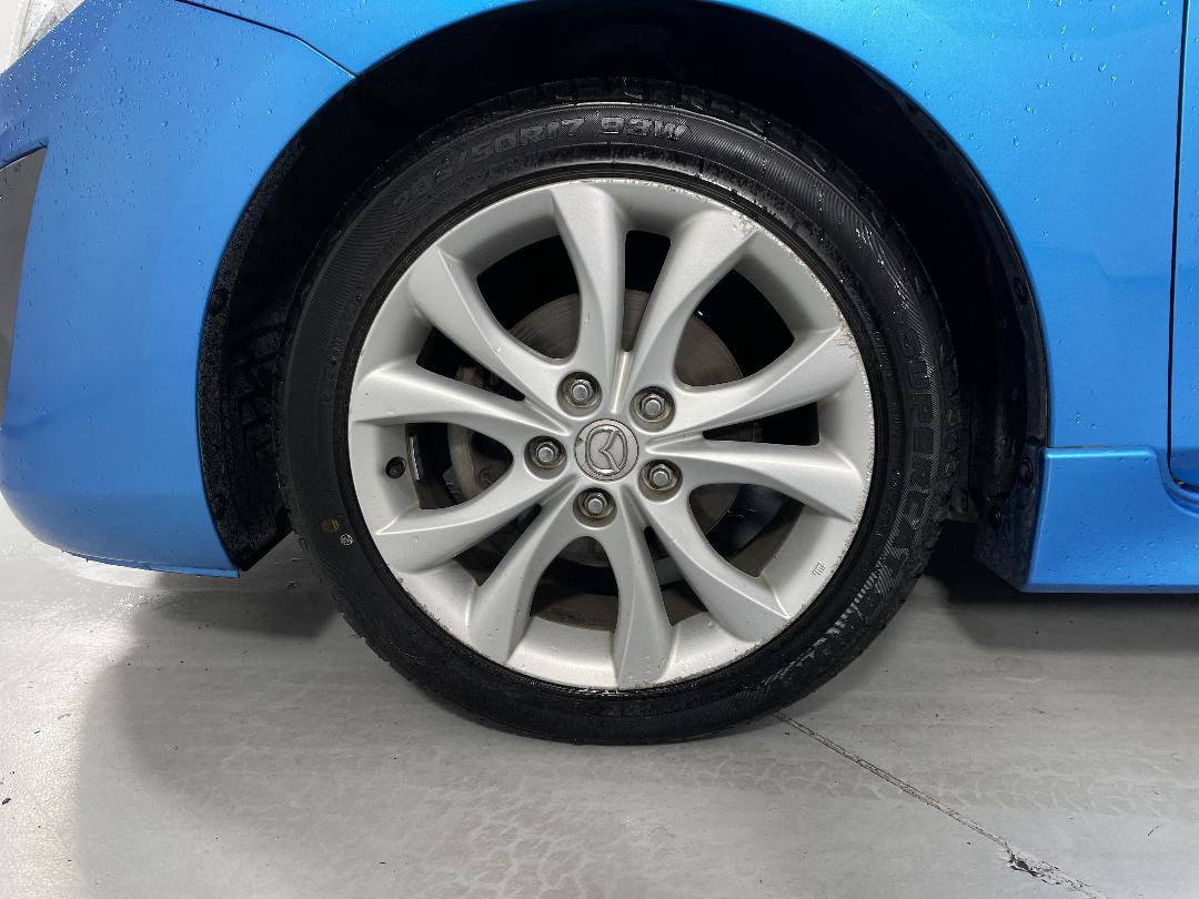 Photo '10' of Mazda Axela