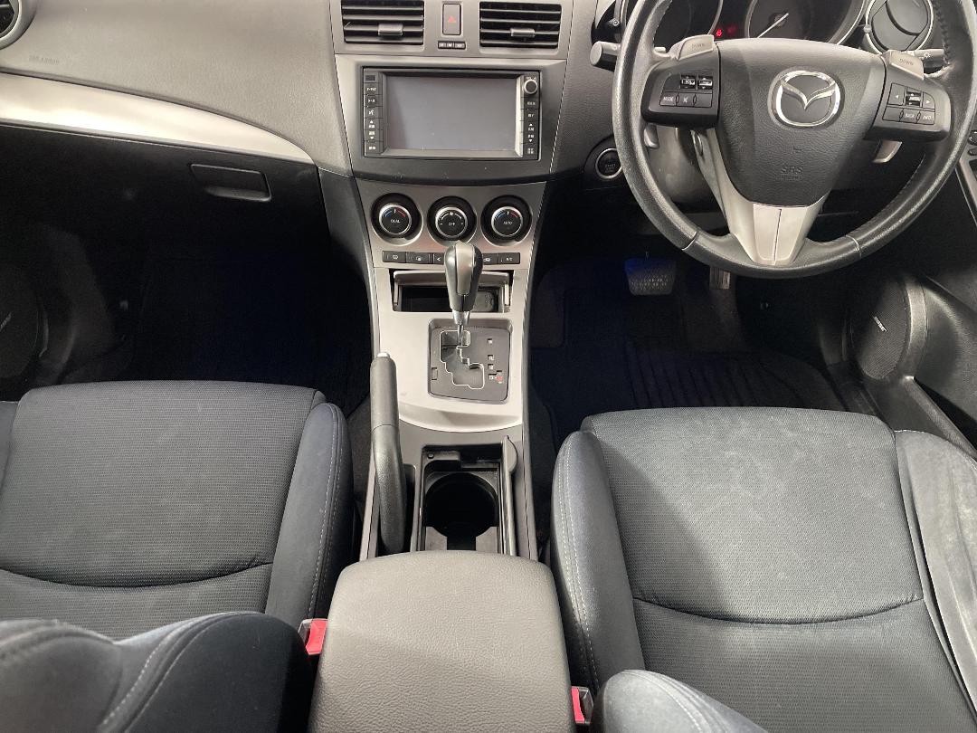 Photo '18' of Mazda Axela