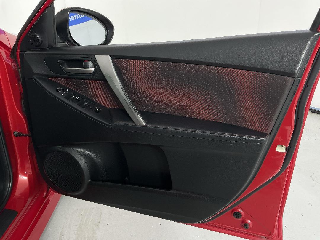 Photo '15' of Mazda Axela Photo '15' of Mazda Axela