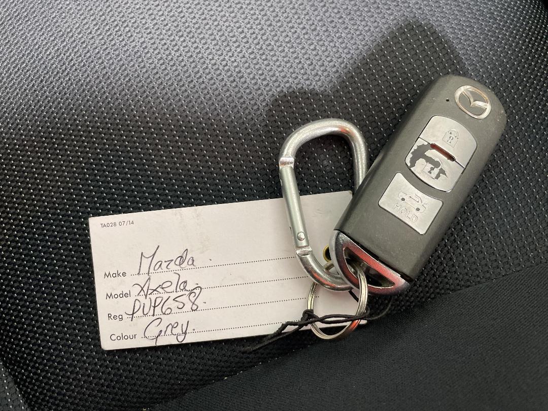 Photo '22' of Mazda Axela Photo '22' of Mazda Axela