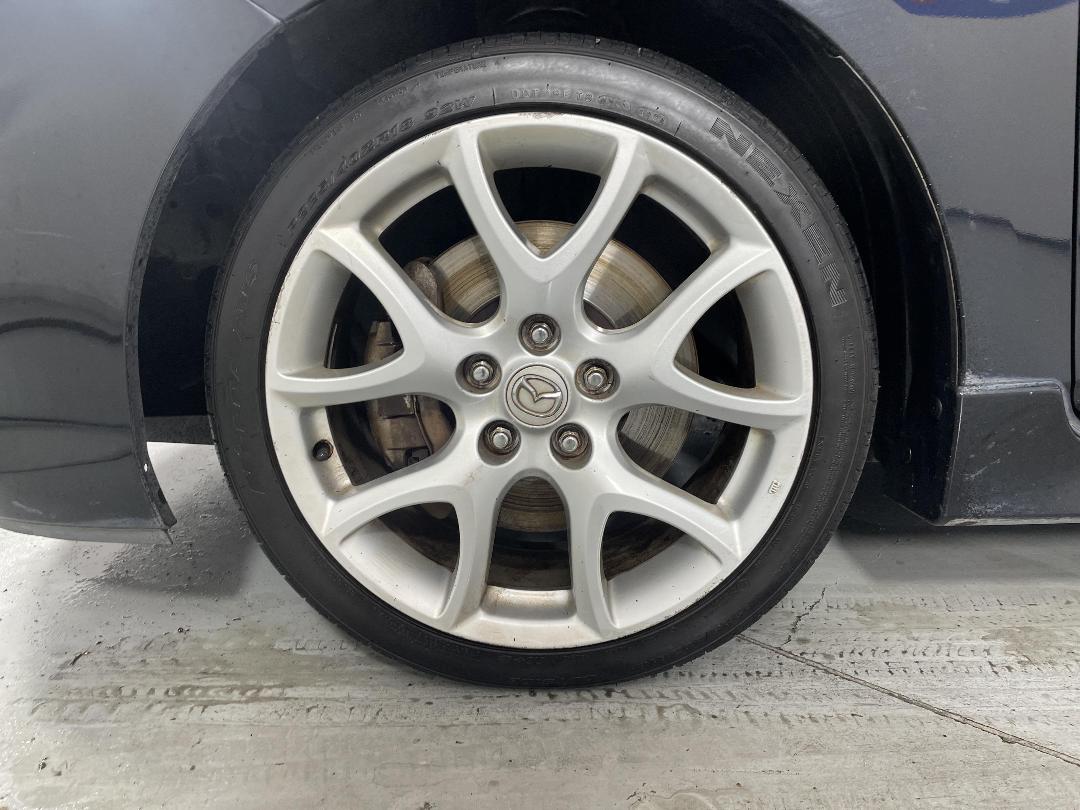 Photo '10' of Mazda Axela