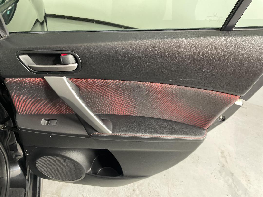 Photo '19' of Mazda Axela