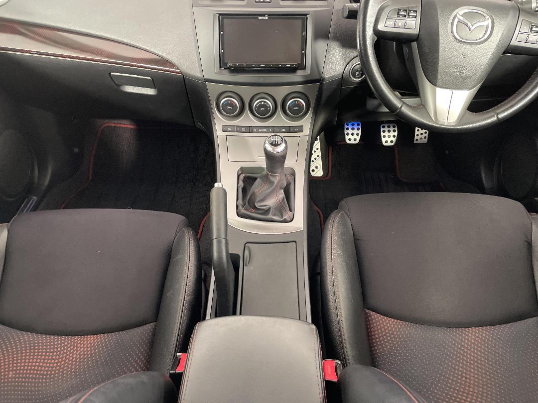 Photo '18' of Mazda Axela