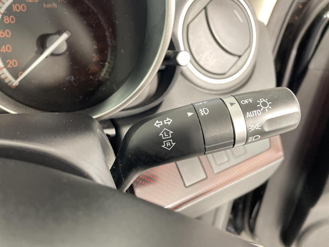 Photo '29' of Mazda Axela