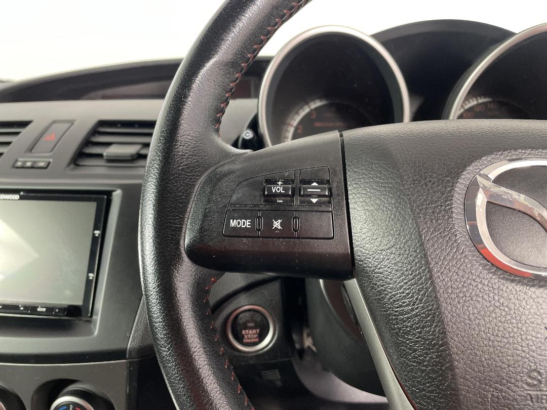 Photo '27' of Mazda Axela