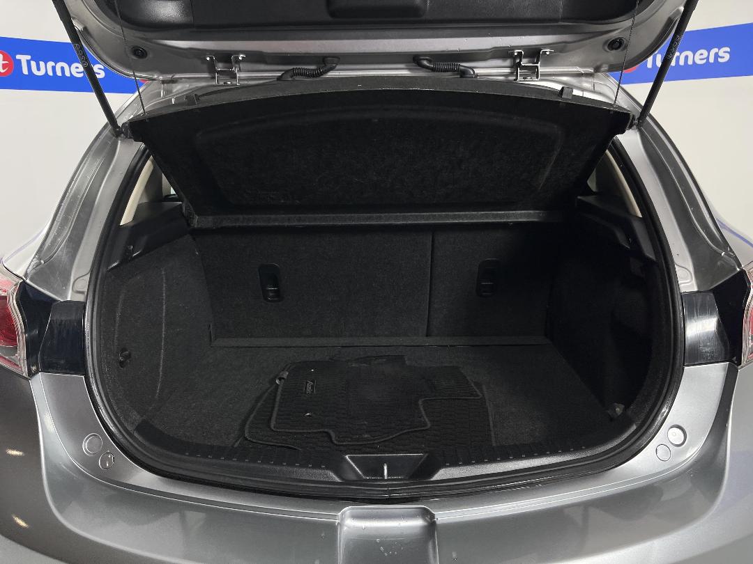 Photo '14' of Mazda Axela Photo '14' of Mazda Axela