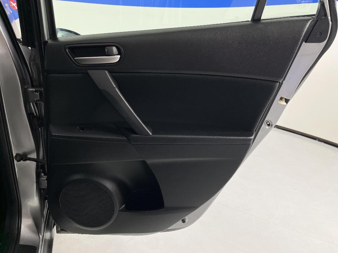 Photo '19' of Mazda Axela Photo '19' of Mazda Axela