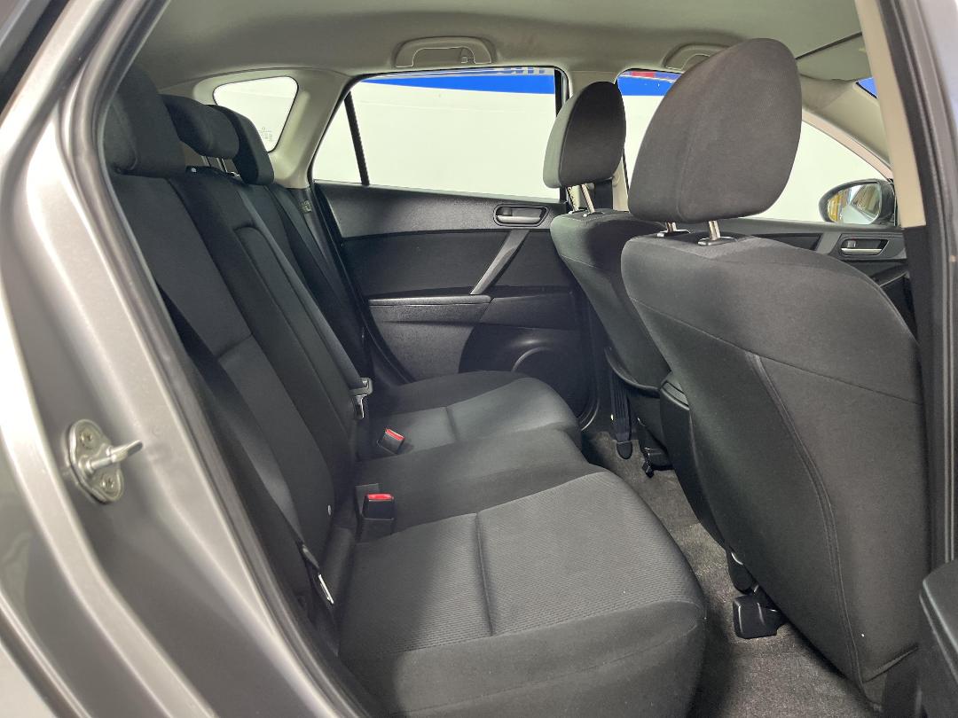 Photo '20' of Mazda Axela Photo '20' of Mazda Axela