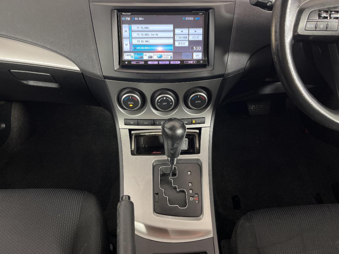 Photo '18' of Mazda Axela Photo '18' of Mazda Axela