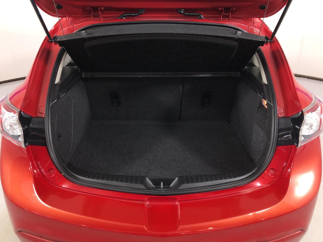 Photo '14' of Mazda Axela