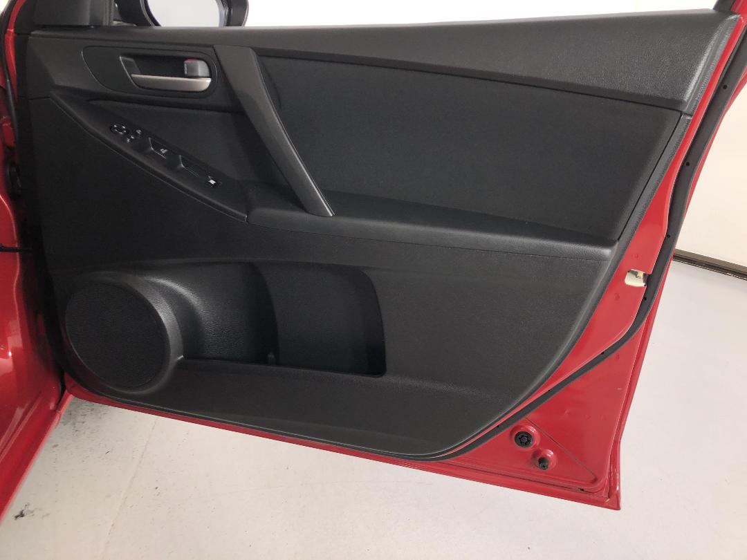 Photo '15' of Mazda Axela