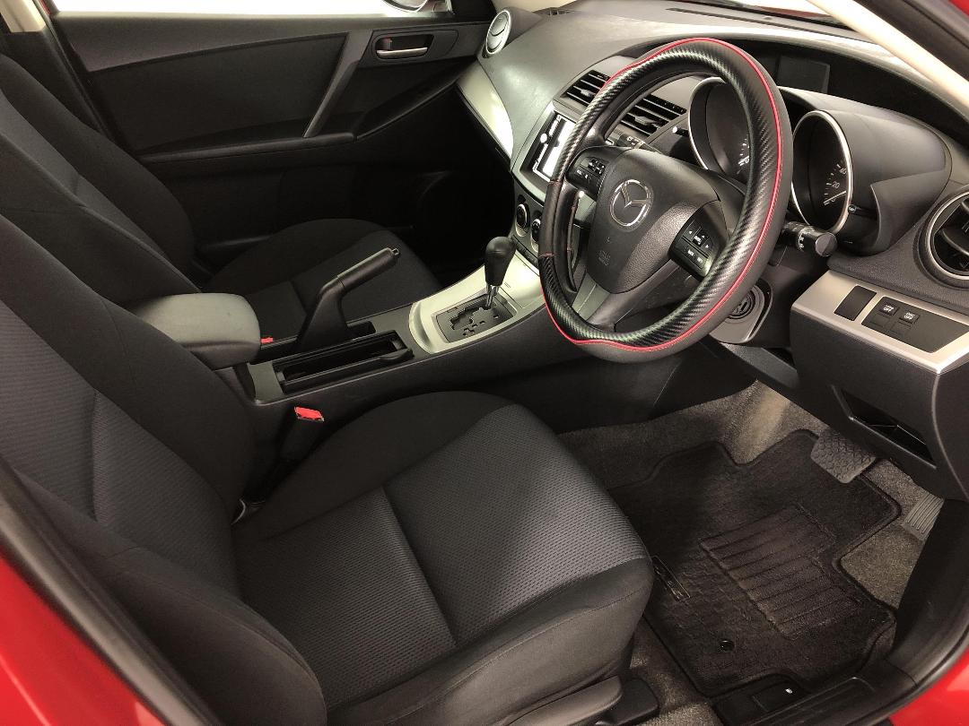 Photo '16' of Mazda Axela