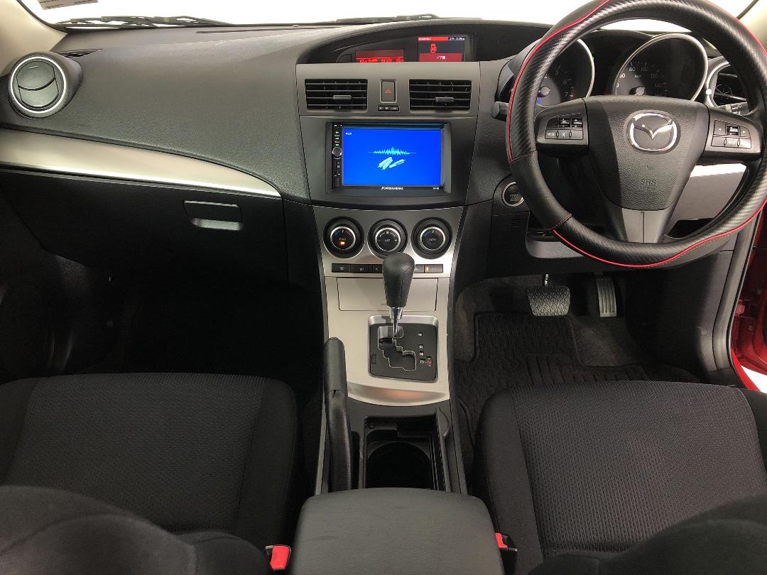 Photo '17' of Mazda Axela