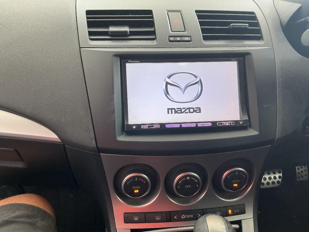 Photo '7' of Mazda Axela Photo '7' of Mazda Axela