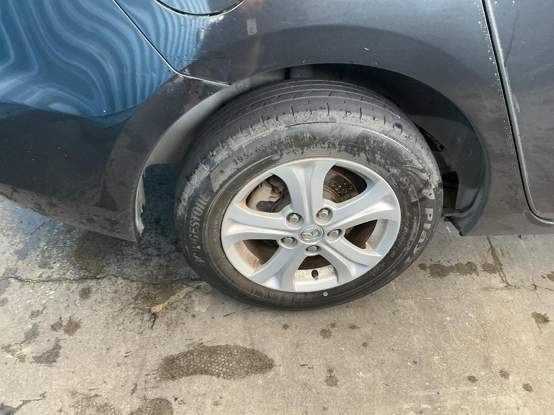 Photo '13' of Mazda Axela Photo '13' of Mazda Axela