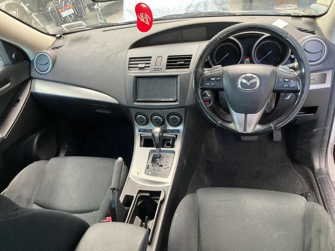 Photo '17' of Mazda Axela Photo '17' of Mazda Axela