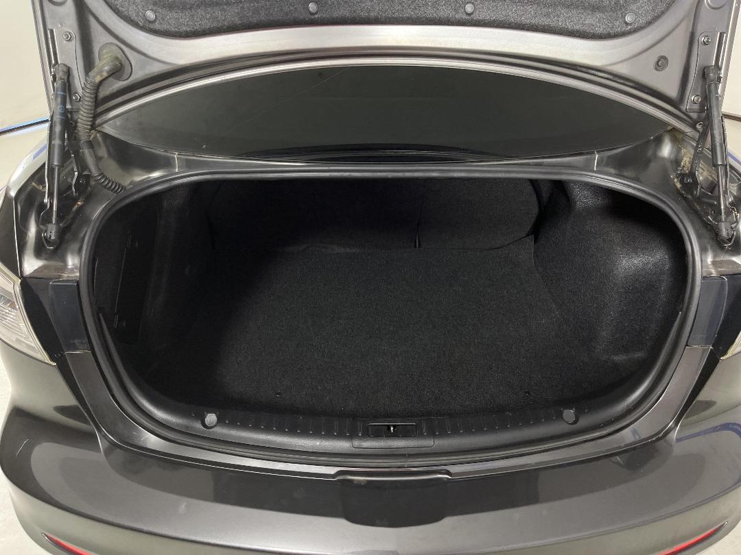 Photo '14' of Mazda Axela