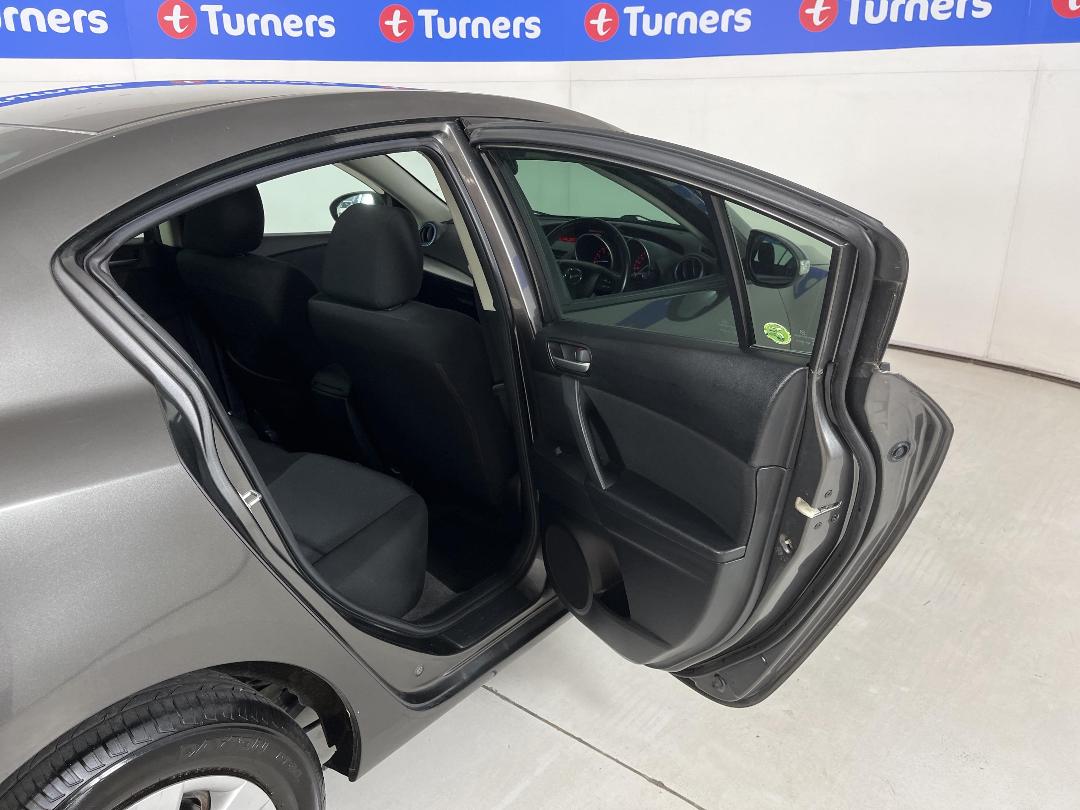 Photo '19' of Mazda Axela