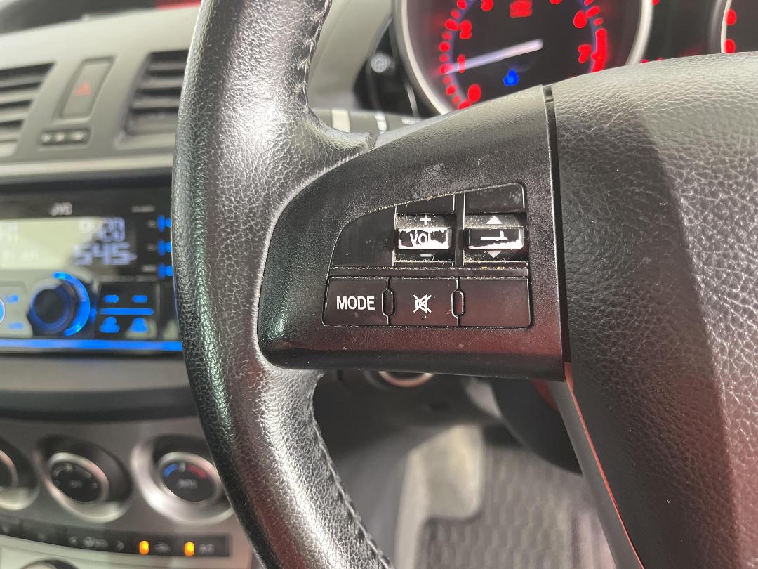 Photo '25' of Mazda Axela