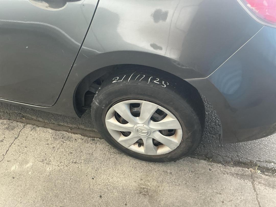 Photo '11' of Mazda Axela